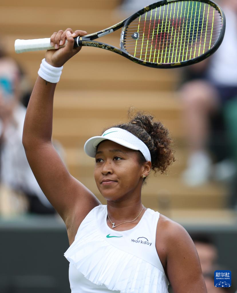 NG体育-败北引发热议！，大坂直美在皇家马德里比赛中刷新纪录赢得满堂喝彩(大阪直美父亲)