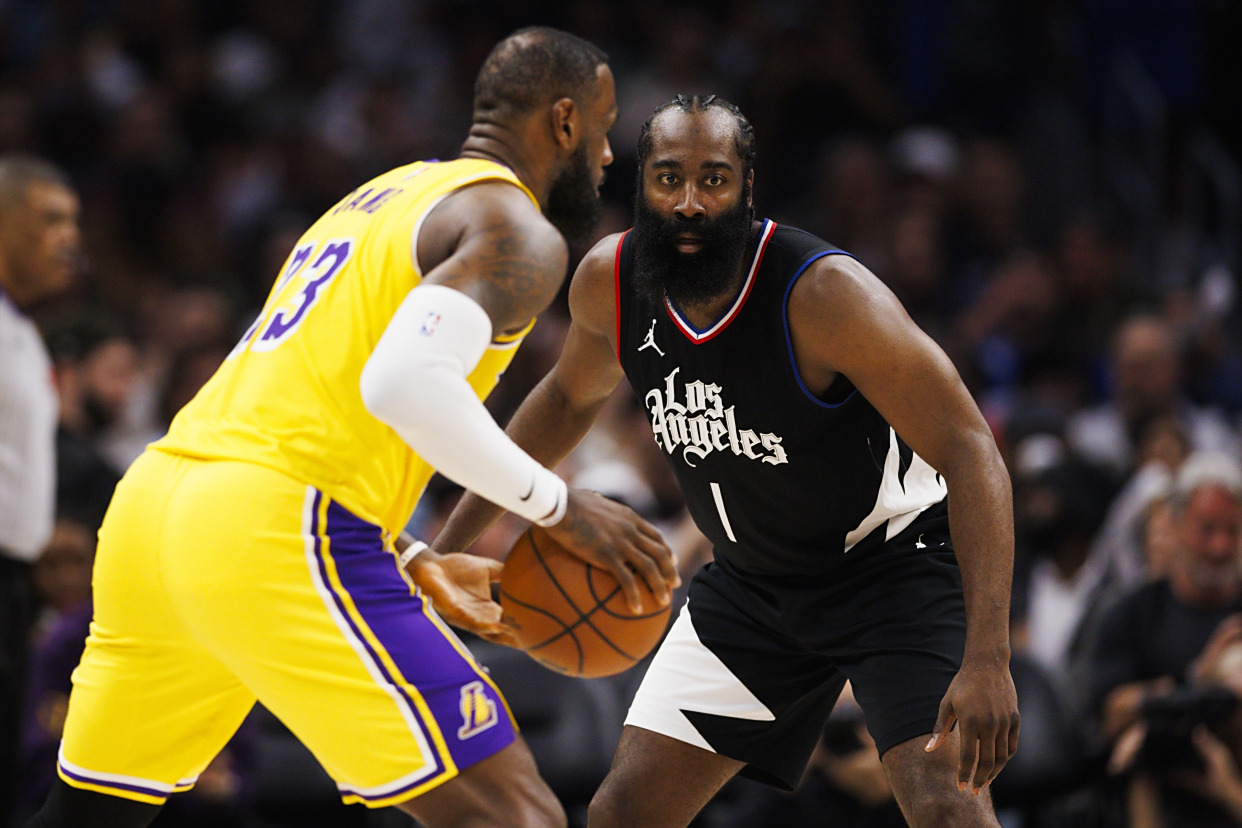 NGSPORTS-包含詹姆斯迎来十二赛季出色发挥，快船观众热烈欢呼！赛场气氛高涨的词条