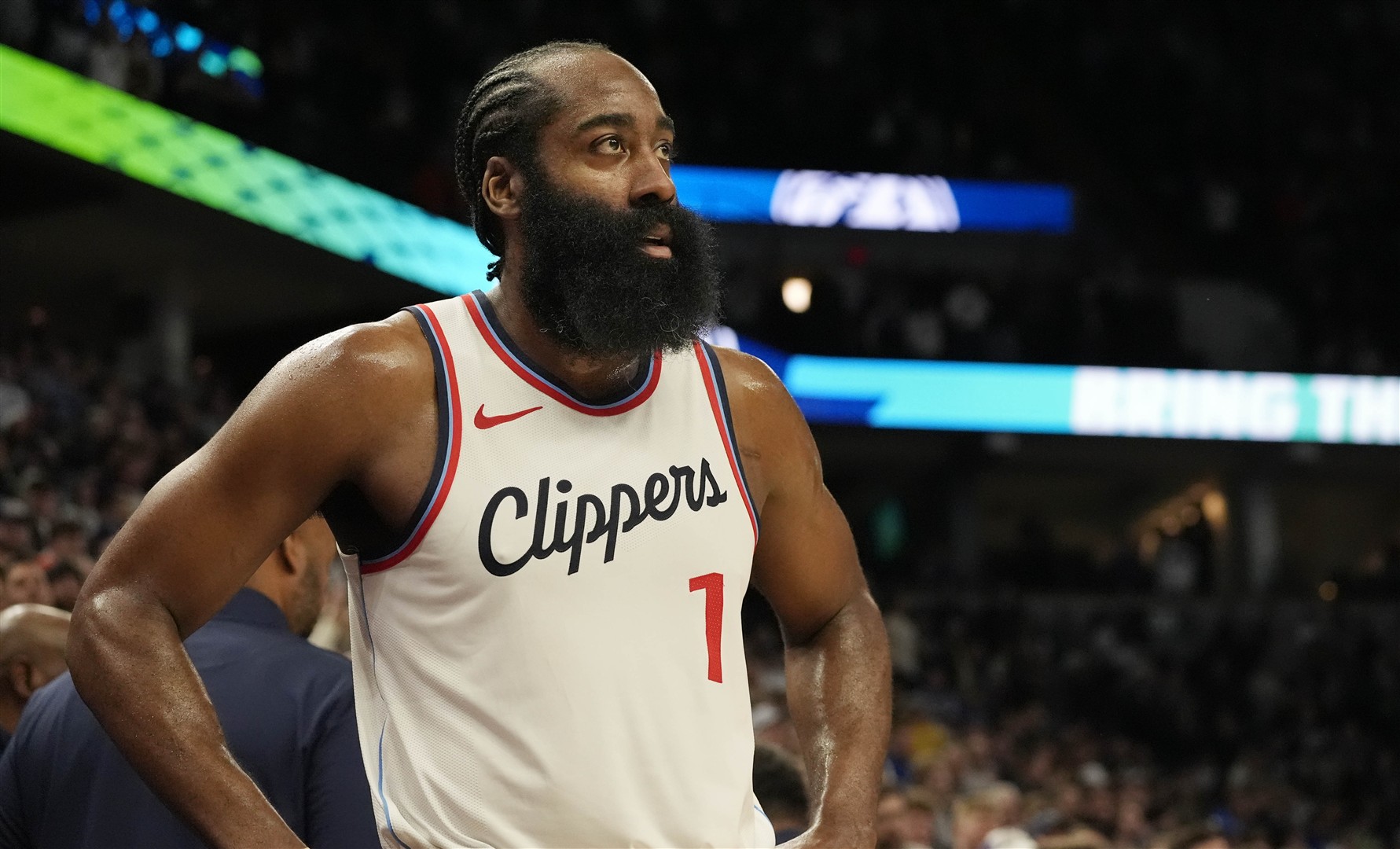 NG体育-关于哈登回归赛场，突破纪录首场状态亮眼，G2观众沸腾！的信息