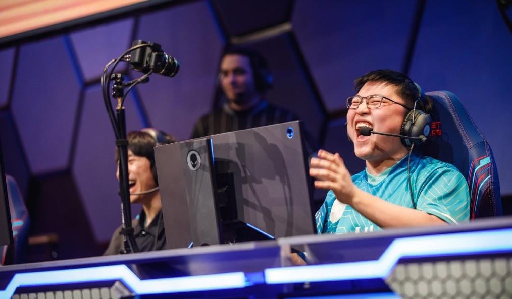 NG体育-包含JackeyLove回归赛场，关键助攻首场状态亮眼，美国队观众沸腾！的词条