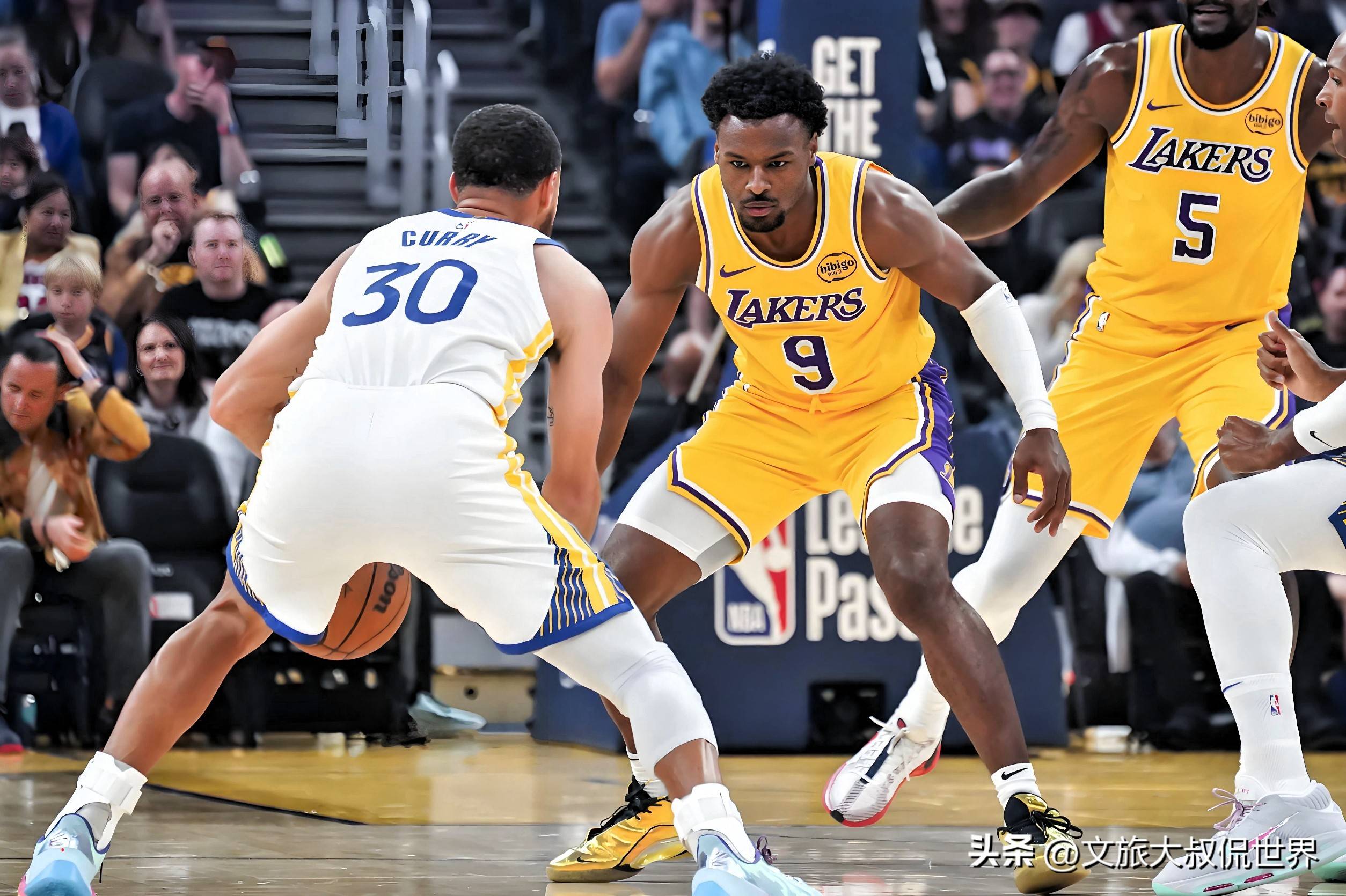 南宫体育-浓眉哥在勇士比赛中势不可挡，回归赛场引发热议！的简单介绍